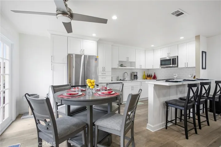 Designer Wood Laminate Floor throughout.