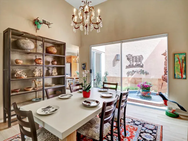 Dining Room / Atrium