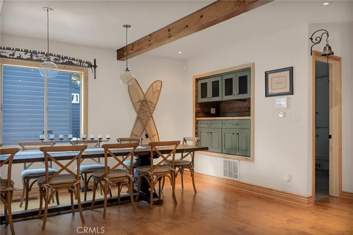 230 Hemlock Drive, Lake Arrowhead, California 92352