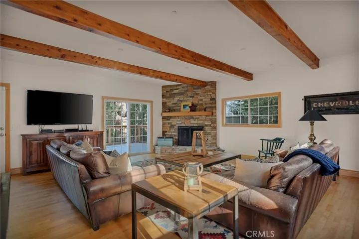 230 Hemlock Drive, Lake Arrowhead, California 92352