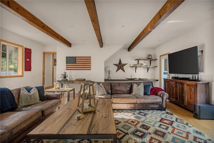 230 Hemlock Drive, Lake Arrowhead, California 92352