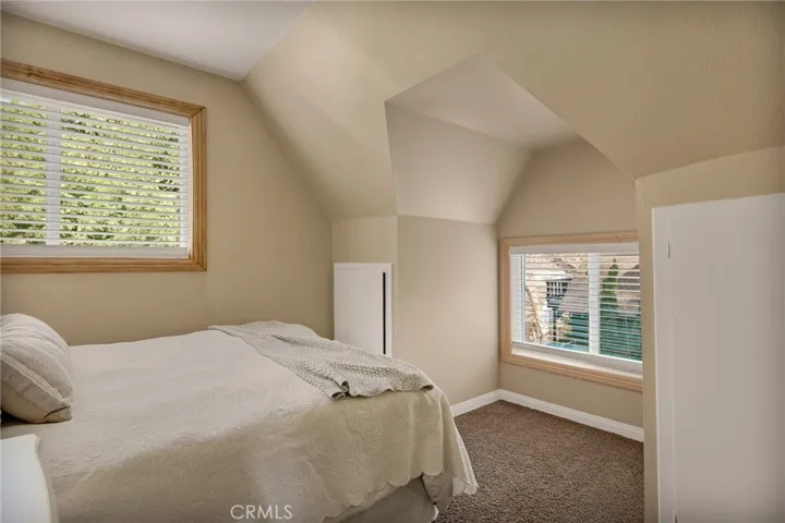 230 Hemlock Drive, Lake Arrowhead, California 92352