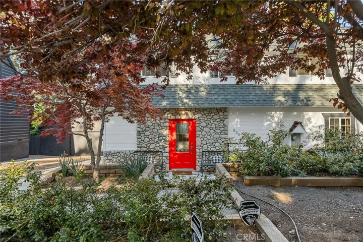 230 Hemlock Drive, Lake Arrowhead, California 92352