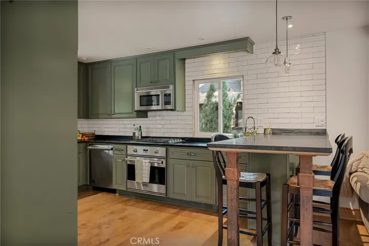 230 Hemlock Drive, Lake Arrowhead, California 92352