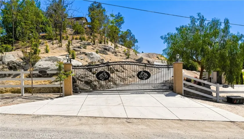 32360 Navajo Springs, Wildomar, California 92595