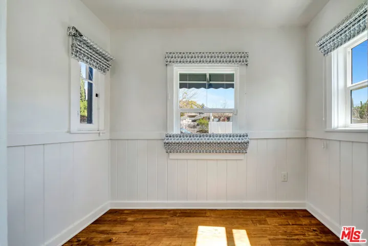 Bonus Room near kitchen