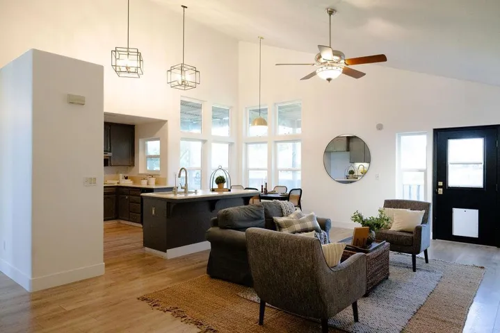 501 Bobbys Lane, Hollister, California 95023