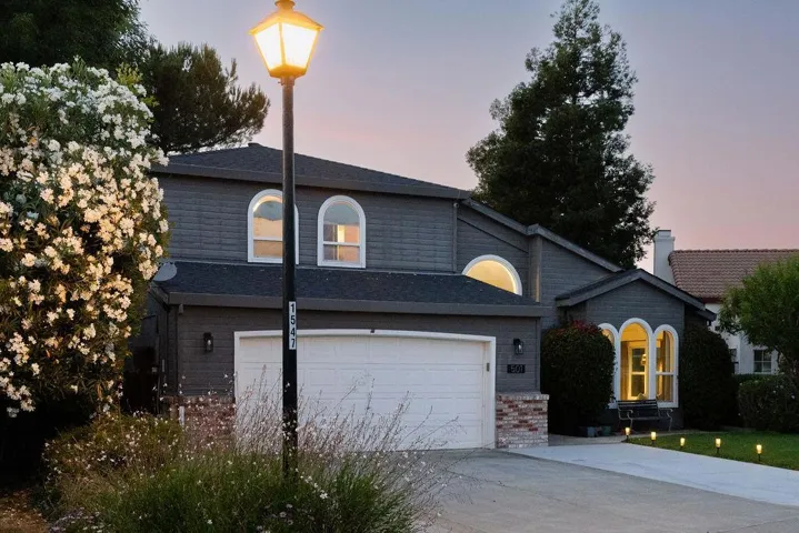 501 Bobbys Lane, Hollister, California 95023