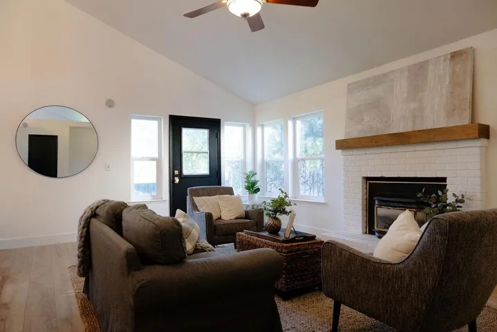 501 Bobbys Lane, Hollister, California 95023