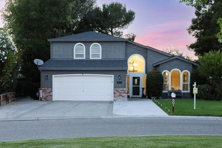 501 Bobbys Lane, Hollister, California 95023