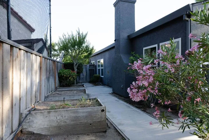 501 Bobbys Lane, Hollister, California 95023