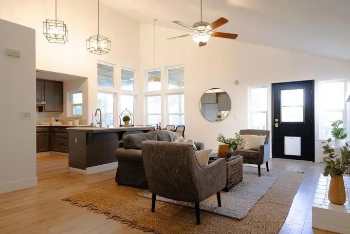 501 Bobbys Lane, Hollister, California 95023