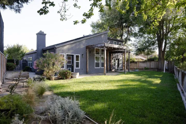 501 Bobbys Lane, Hollister, California 95023