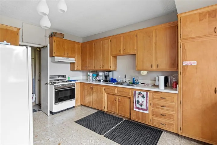 621 Palmer Street, Hemet, California 92543