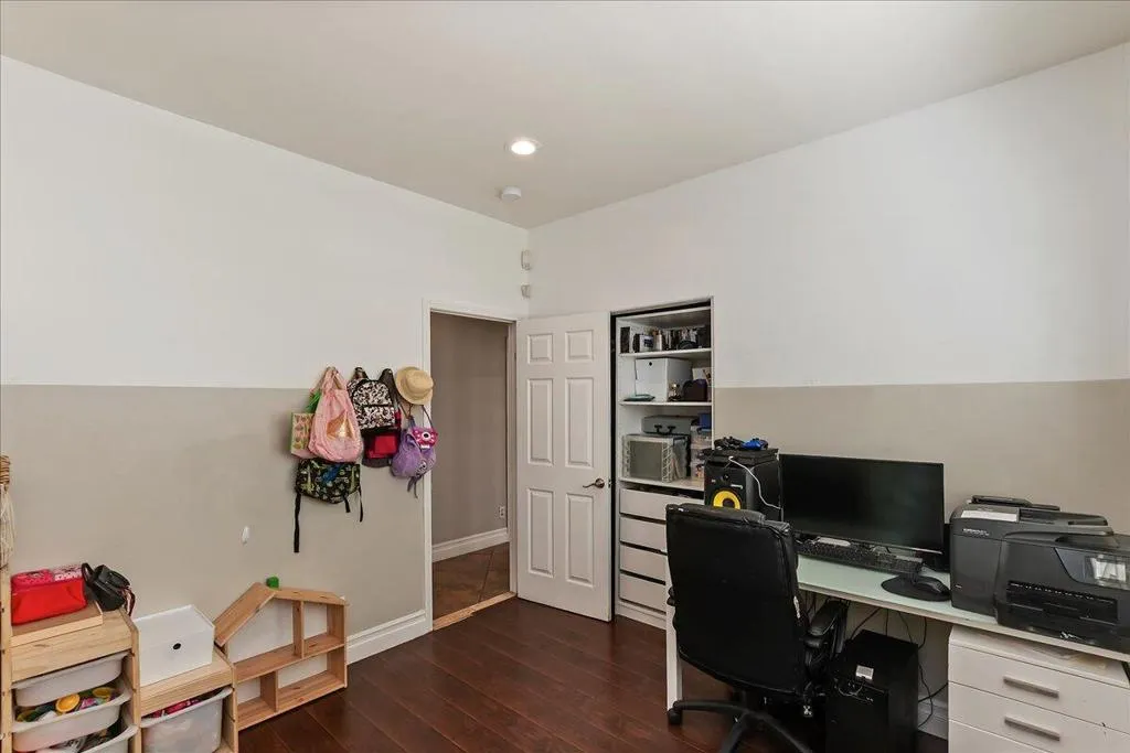 23-Bedroom 3