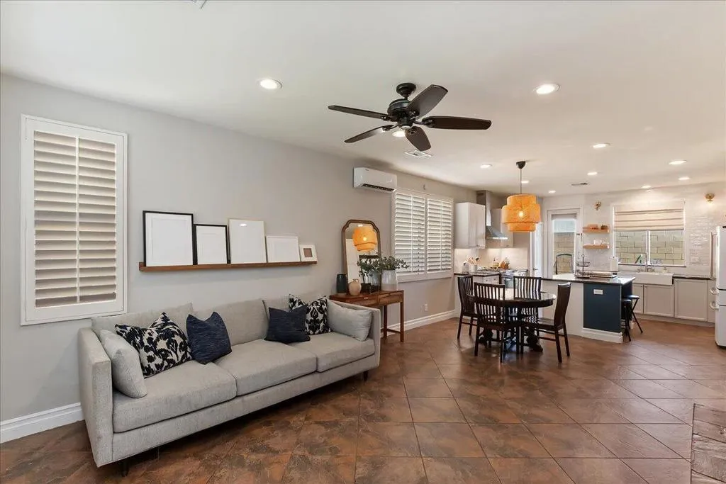 05-Living Room