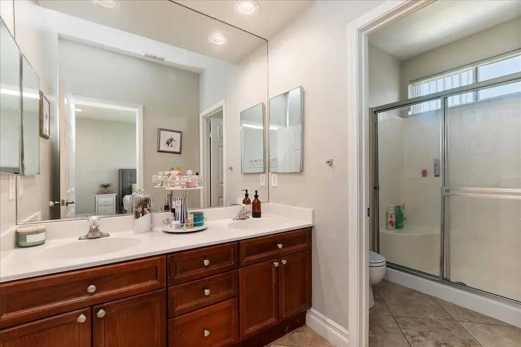 18-Primary Bathroom