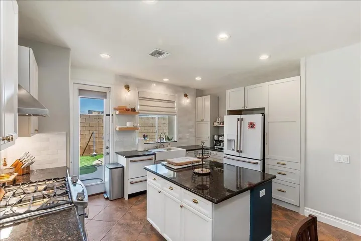 12-Kitchen
