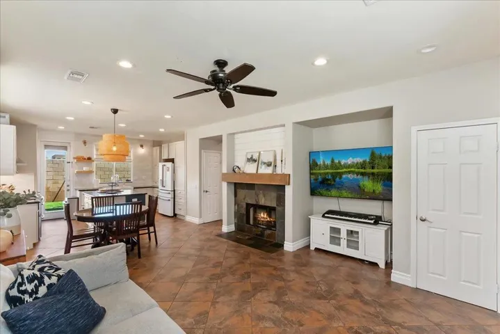 06-Living Room