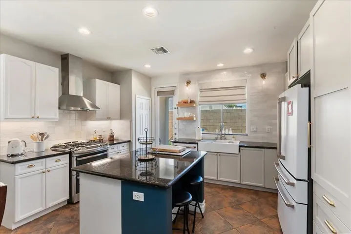 11-Kitchen