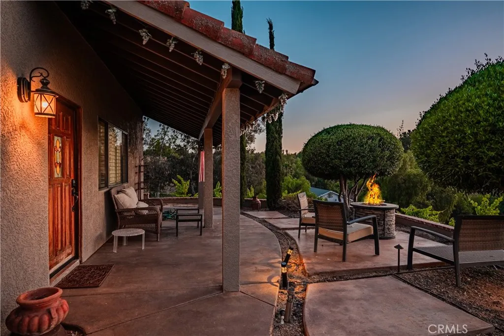 Walking towards the front yard is a sitting area to enjoy the views