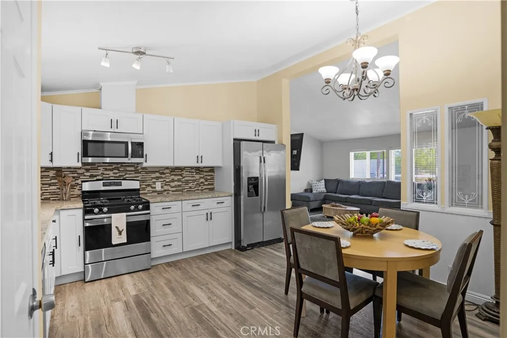Beautifully laid out kitchen area