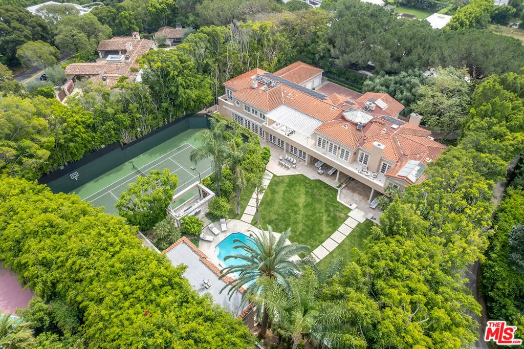 407 Robert Ln