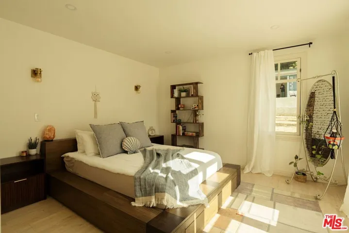 ample space for queen or king