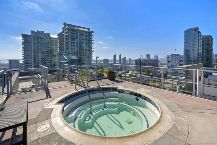 Swimming Pool/Hot Tub/Sauna