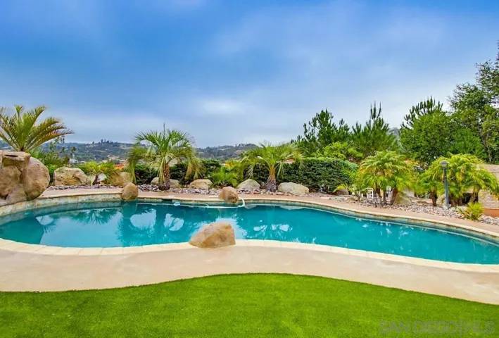 3725 Via Cielo Azul, Alpine, California 91901