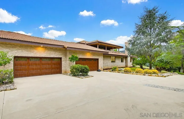 3725 Via Cielo Azul, Alpine, California 91901