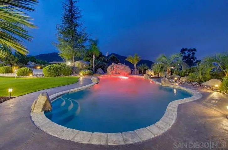 3725 Via Cielo Azul, Alpine, California 91901
