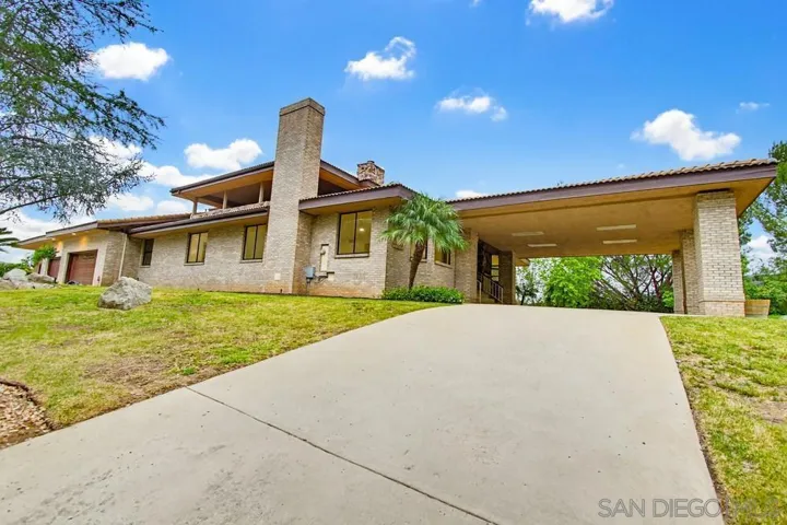 3725 Via Cielo Azul, Alpine, California 91901