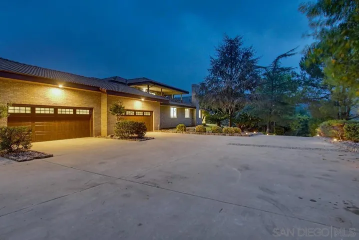3725 Via Cielo Azul, Alpine, California 91901