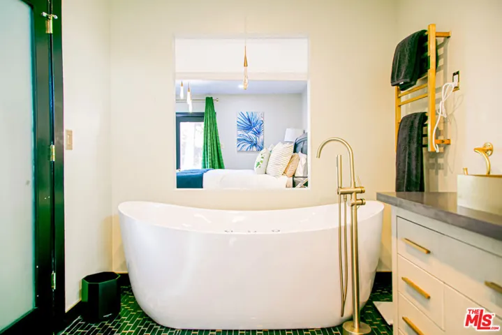 Primary Bath Jetted Tub