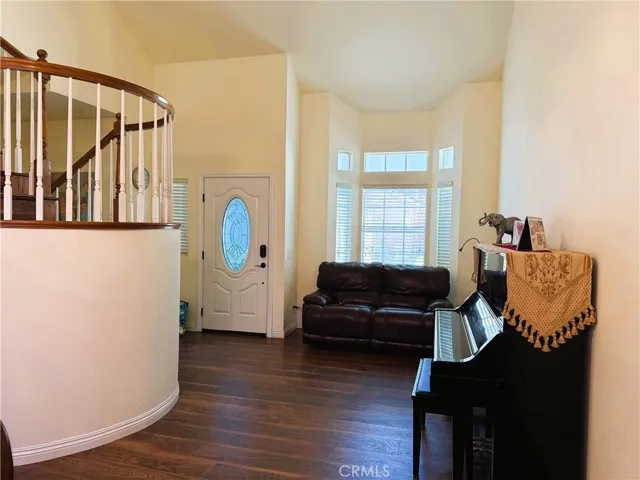 430 W Walnut Avenue W, Monrovia, California 91016