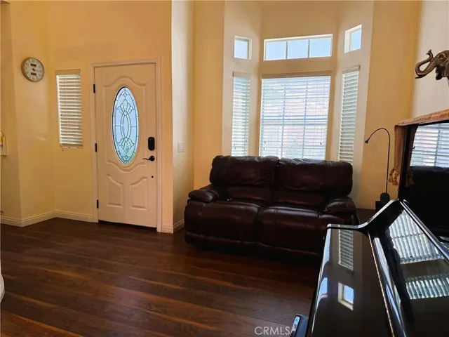 430 W Walnut Avenue W, Monrovia, California 91016