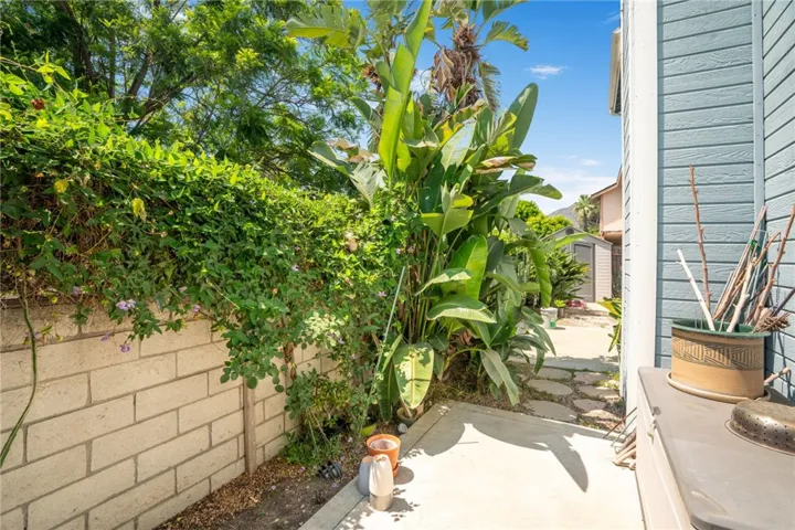 430 W Walnut Avenue W, Monrovia, California 91016