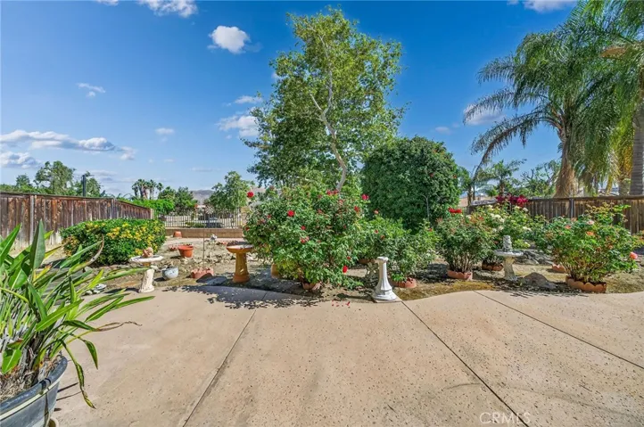 1137 Avenida Roundelay, San Jacinto, California 92583
