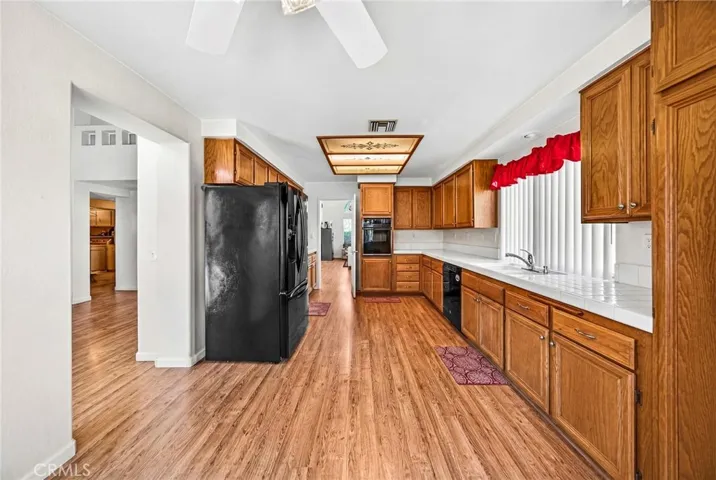 1137 Avenida Roundelay, San Jacinto, California 92583