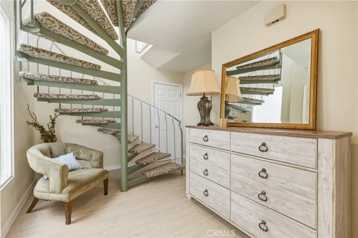 883 Katella, Laguna Beach, California 92651