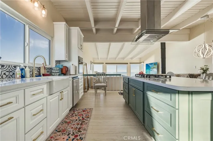883 Katella, Laguna Beach, California 92651