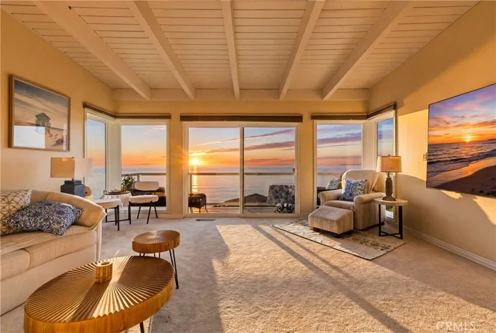 883 Katella, Laguna Beach, California 92651