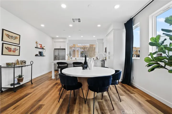 dining to kitchen