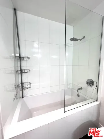 Guest Soaking Tub