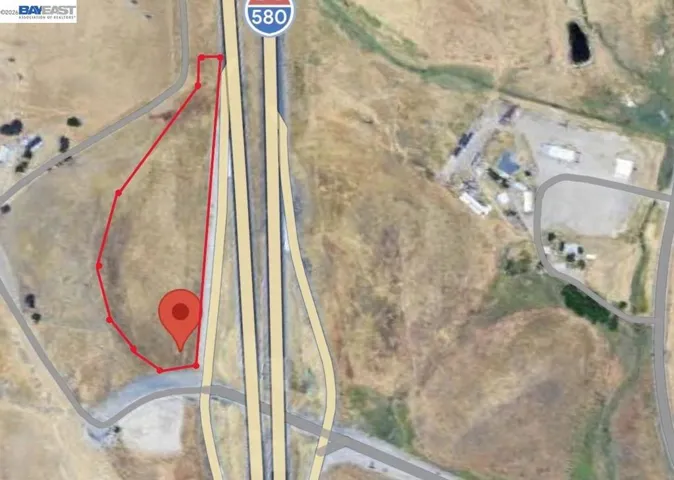 Edited with ESTIMATED fence line from Google Map View