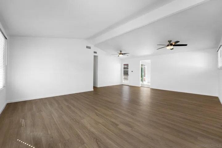 Combined LV and Dining area