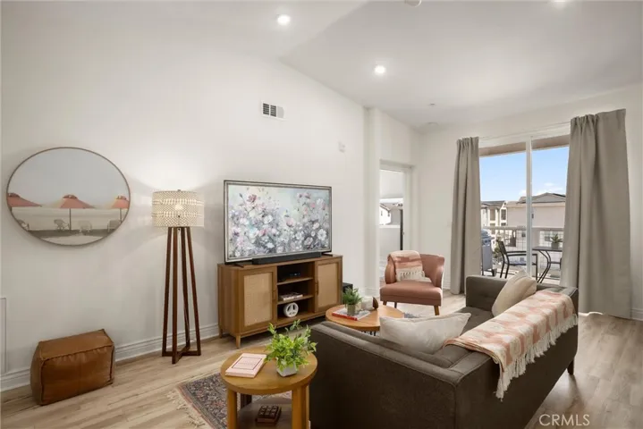Living room to Balcony