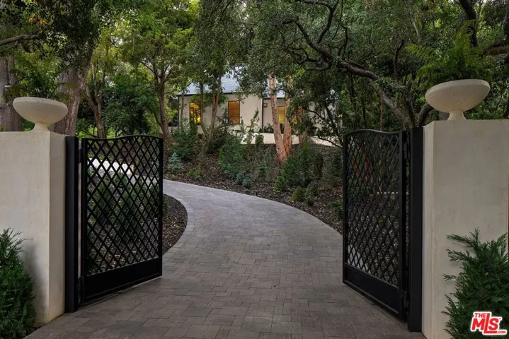 943 Moraga Drive, Los Angeles, California 90049