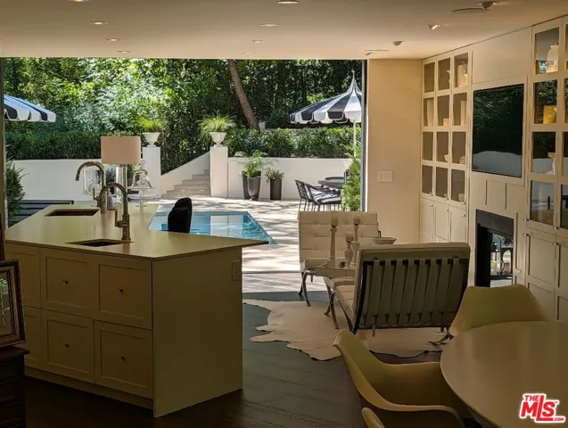 943 Moraga Drive, Los Angeles, California 90049